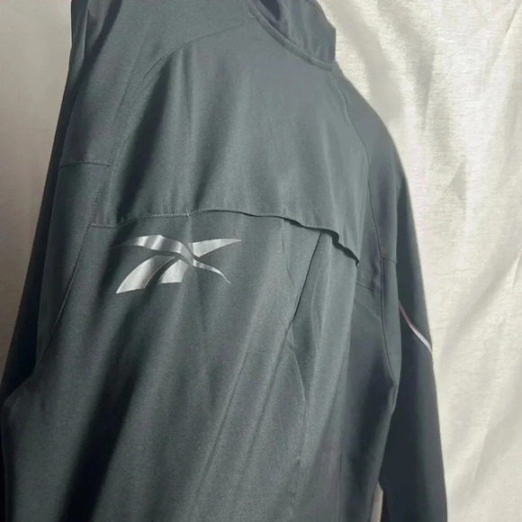 REEBOK. Jacket,men Med,vented,lightweight, activewear EC,  made in Vietnam - Picture 5 of 13